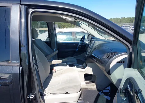 2013 Dodge Grand Caravan Sxt z USA, uszkodzony, nr VIN 2C4RDGCG5DR659412